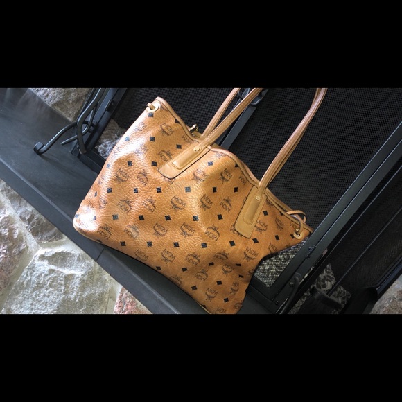 MCM medium brown purse - Picture 4 of 7